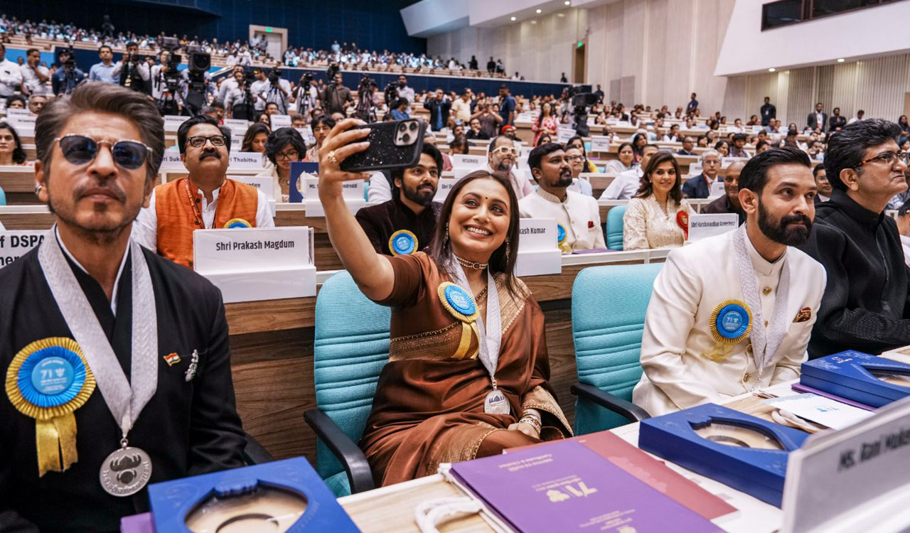 Video: Shah Rukh, Mohanlal, Rani Mukerji, Vikrant Massey receive National Awards