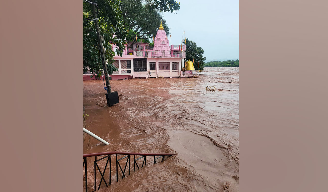 Flood wreaks havoc in Jammu, weather likely to improve today