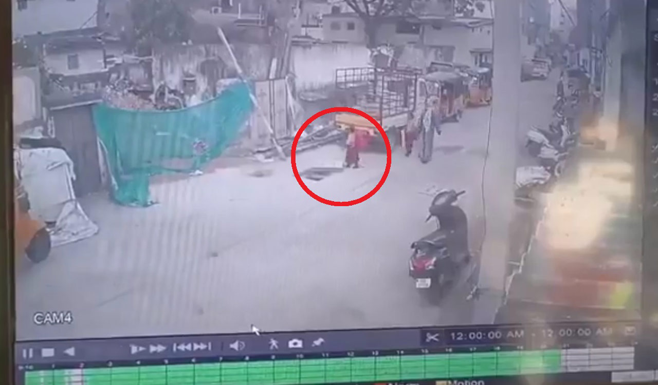 Watch: Five year old girl rescued after falling into uncovered manhole in Hyderabad