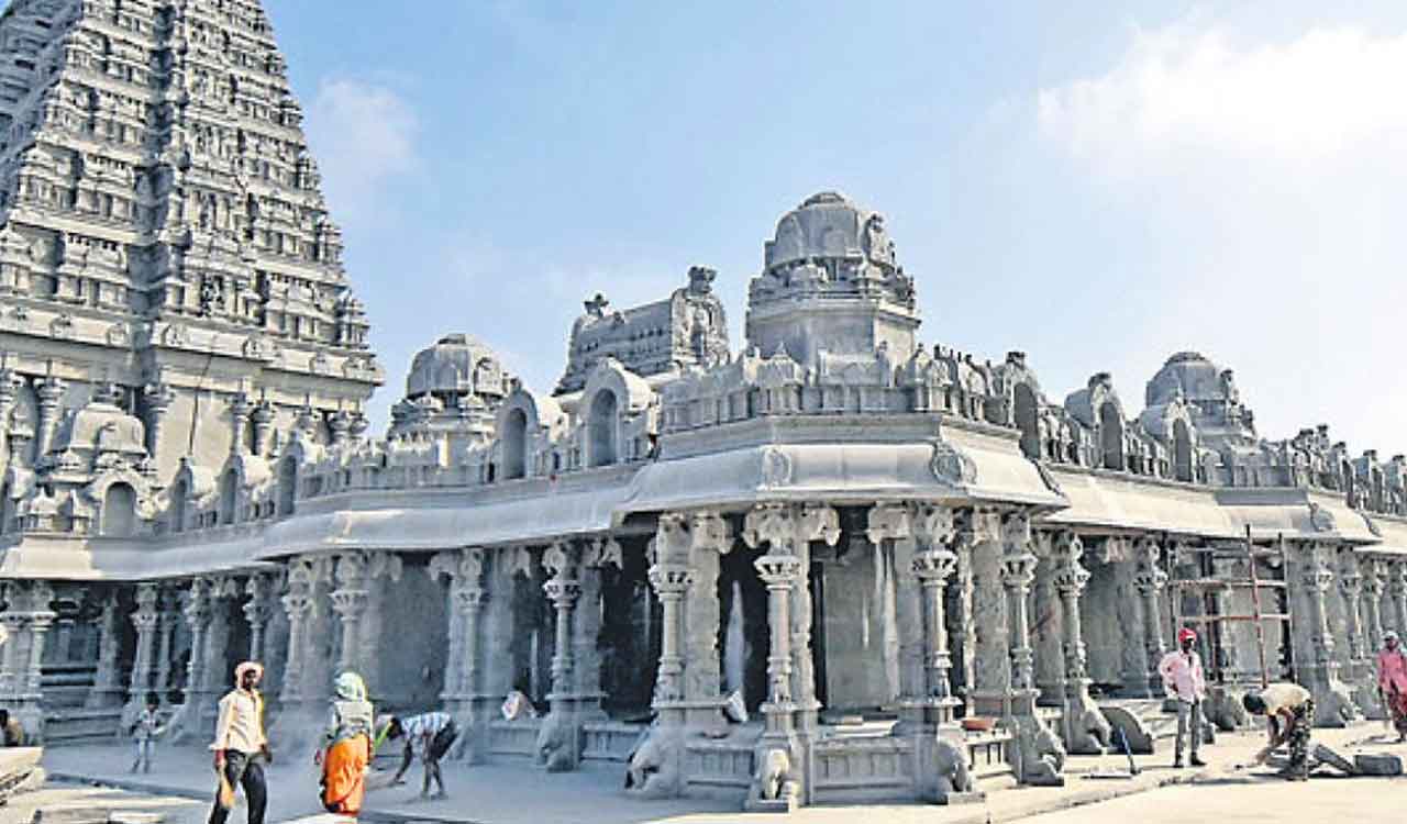 Yadagirigutta temple to remain closed today due to lunar eclipse