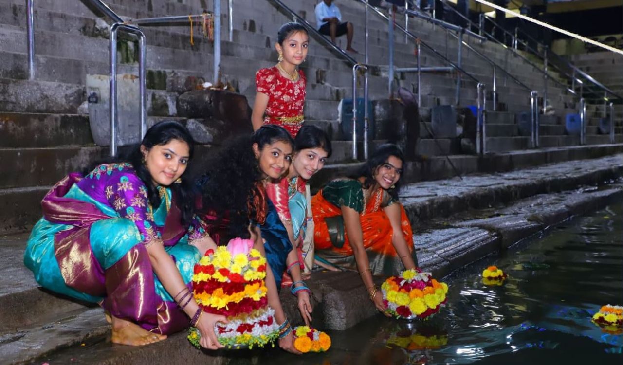 Saddula Bathukamma celebrated with grandeur across Karimnagar and Sircilla