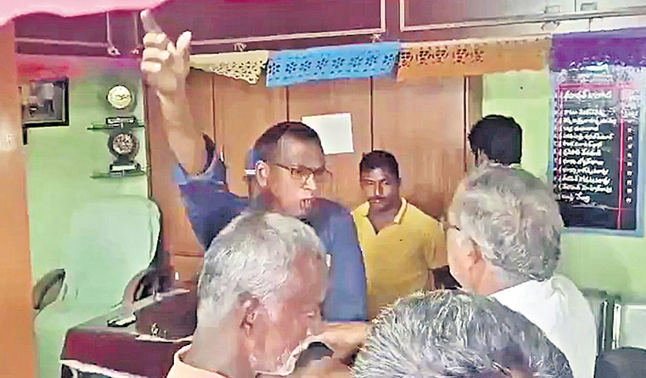 Farmers across Telangana protest amid severe urea shortage crisis