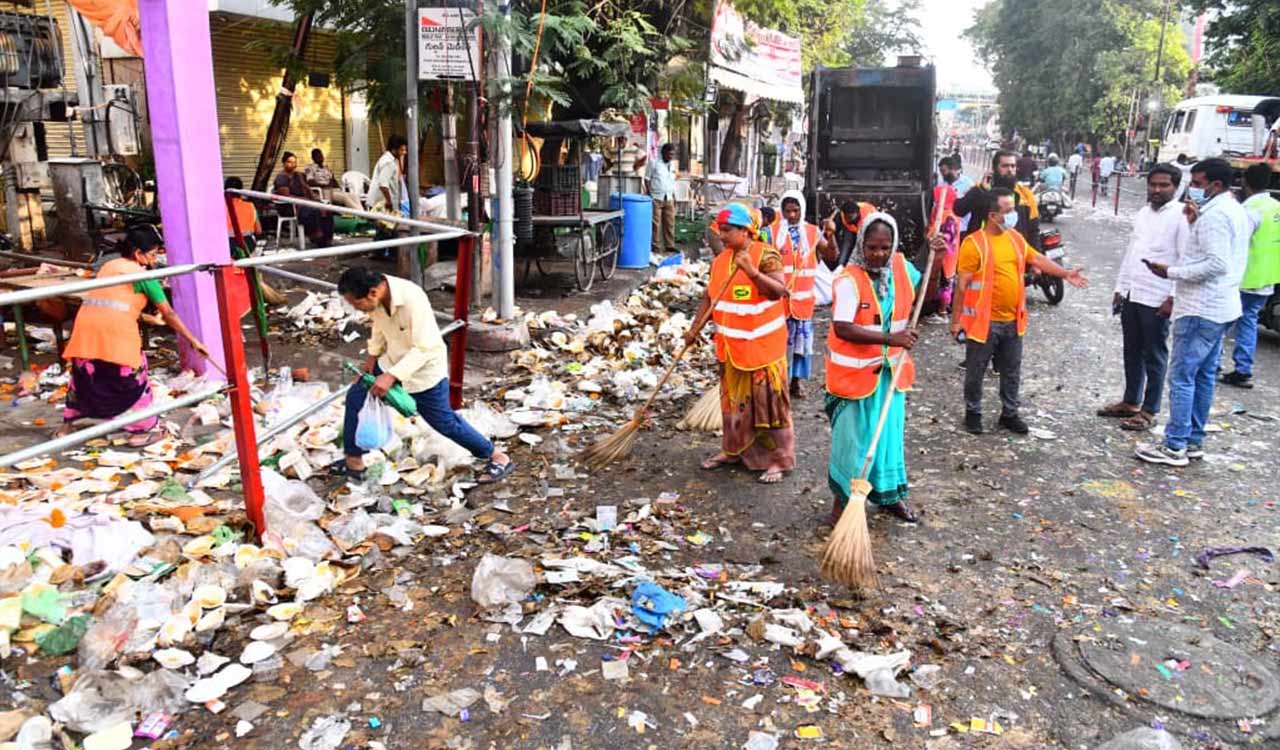 Hyderabad: GHMC launches citywide cleanup after Ganesh immersion