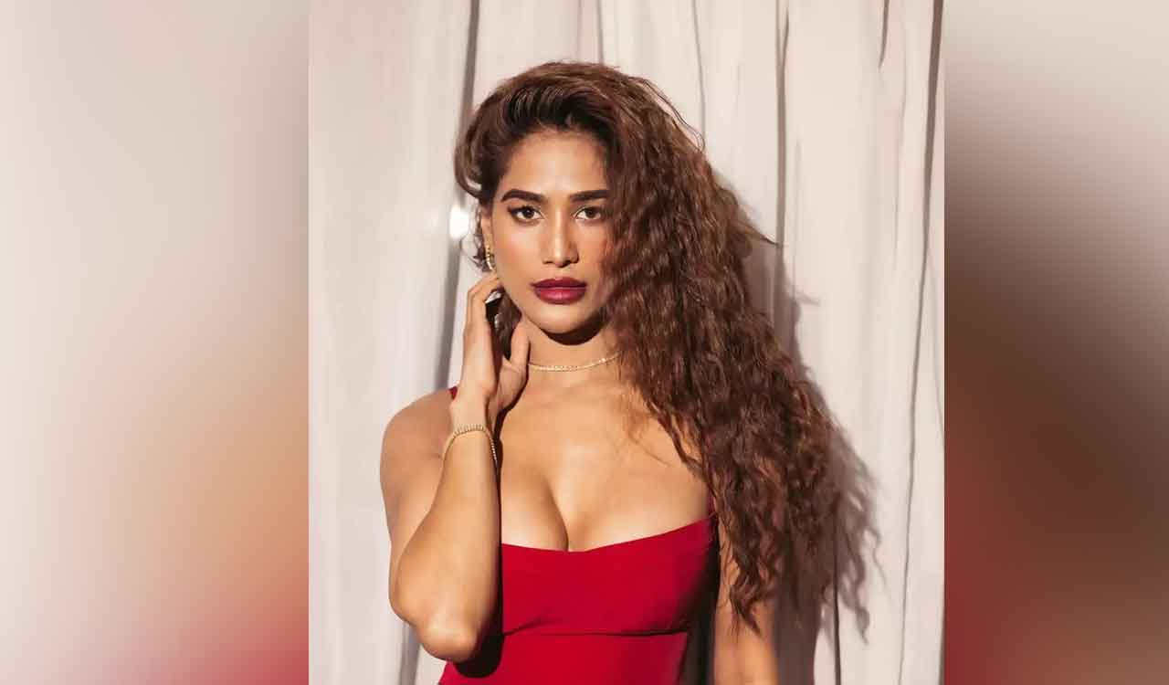 Delhi Ramleela committee releases video amid controversy over Poonam Pandey as Mandodari