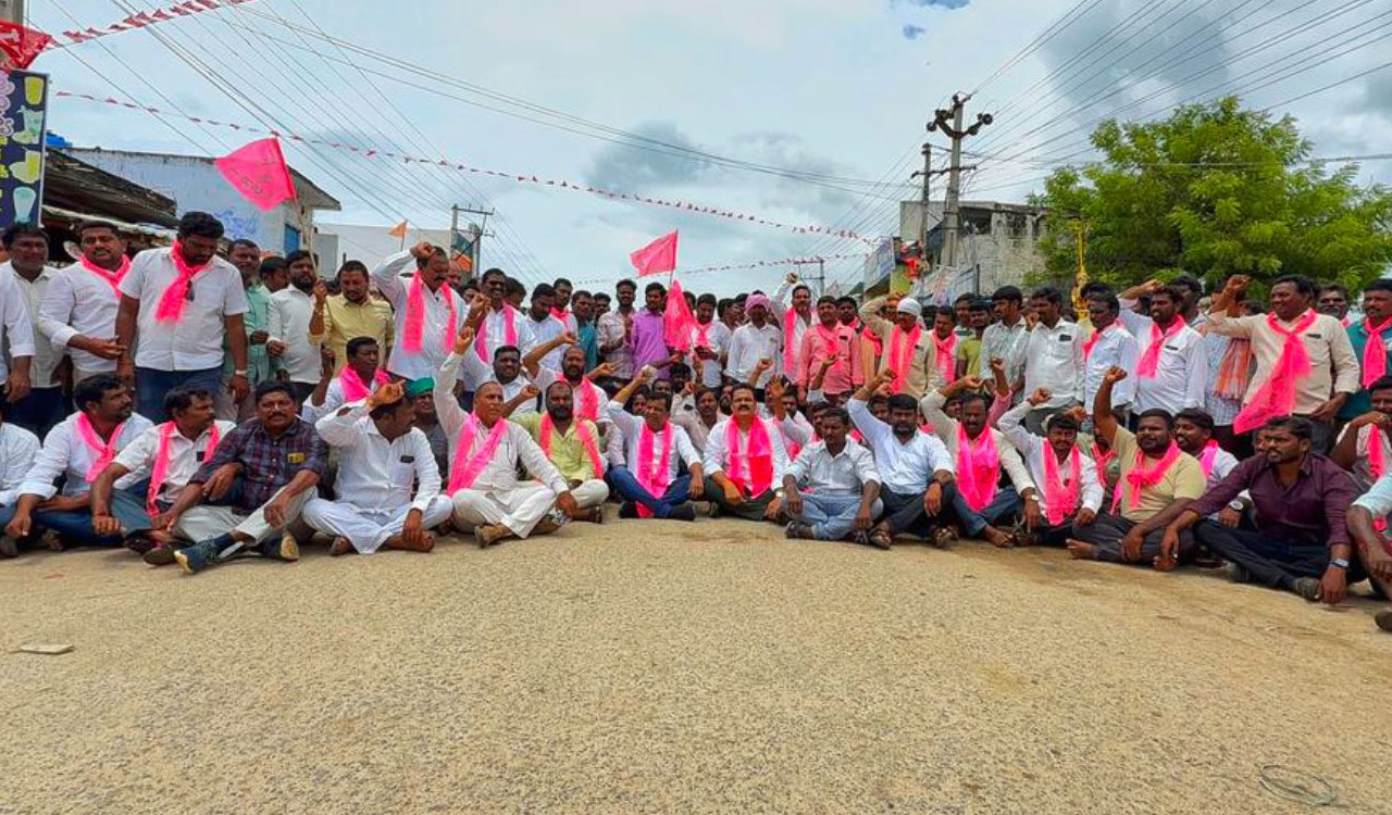 BRS protests in erstwhile Karimnagar against CBI probe into Kaleshwaram project