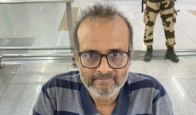 India extradited Ganesh Shenoy to the US after 17 years. Shenoy faces second-degree manslaughter charges for a 2005 New York crash that killed Philip Mastropolo.