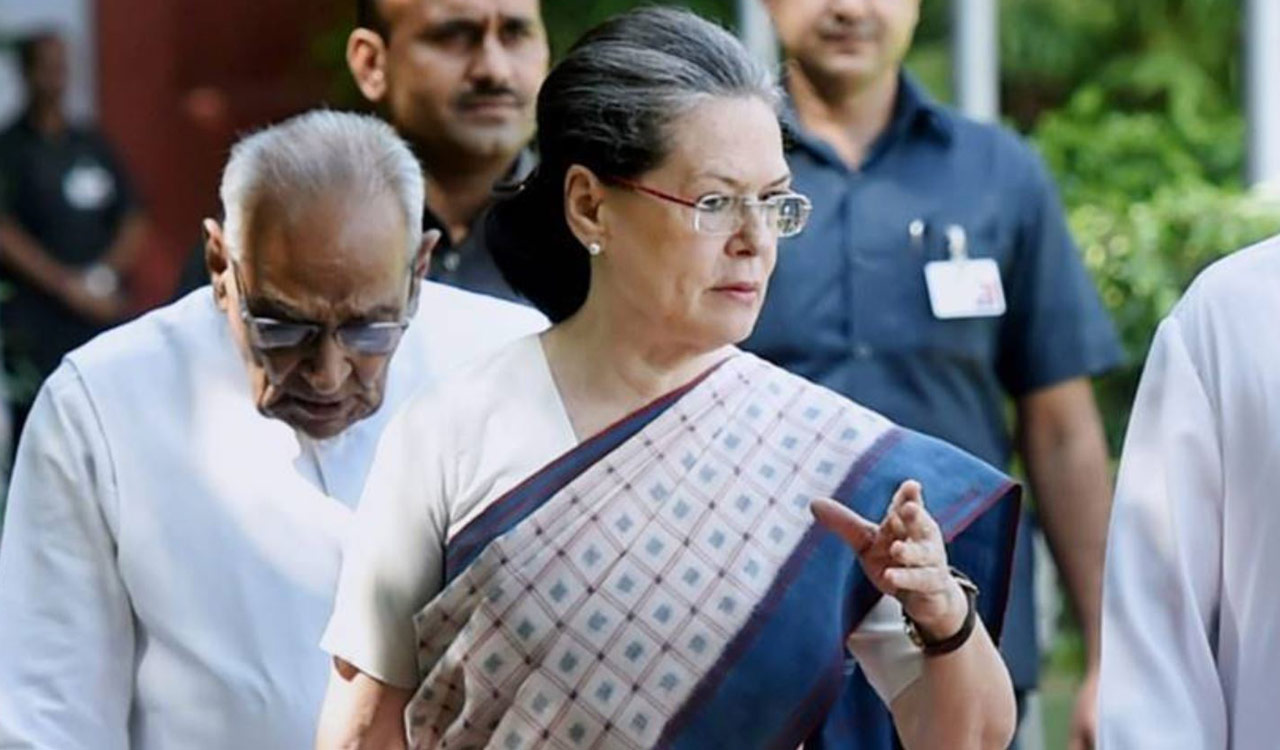 Sonia Gandhi named in voter list before citizenship, alleges complainant