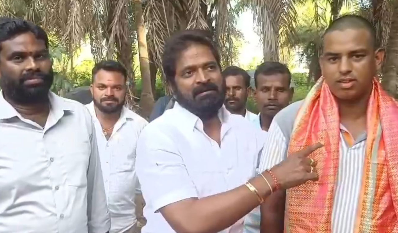 Former minister Srinivas Goud urges Congress to back Neera over Beer