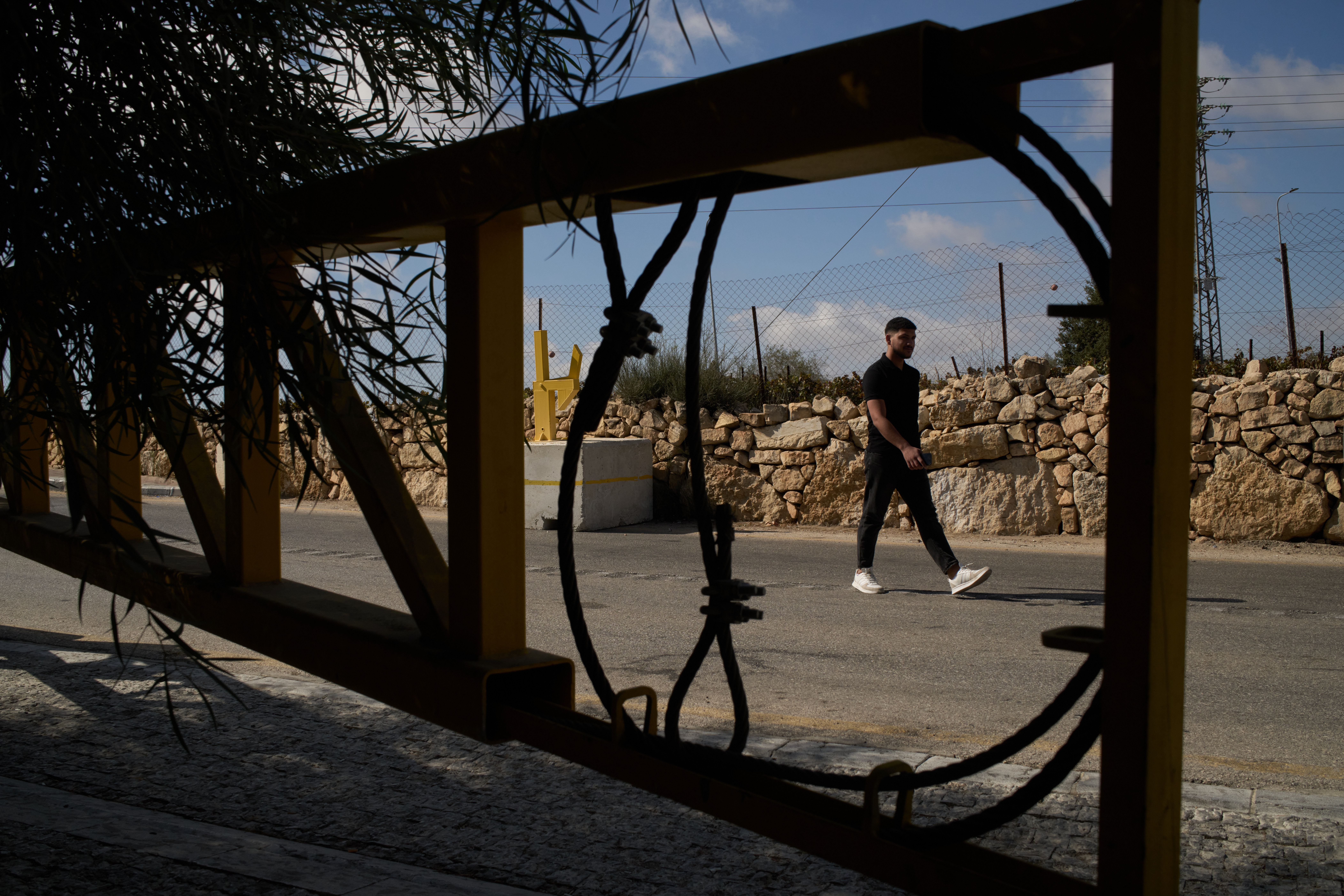 Israel erected nearly 1,000 barriers in the West Bank during Gaza war