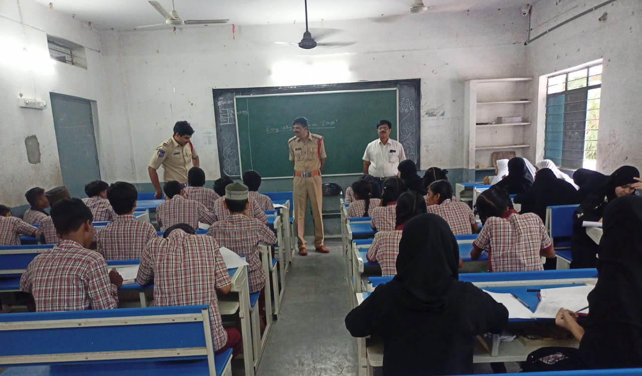 Falaknuma police organise essay competition to promote drug-free India