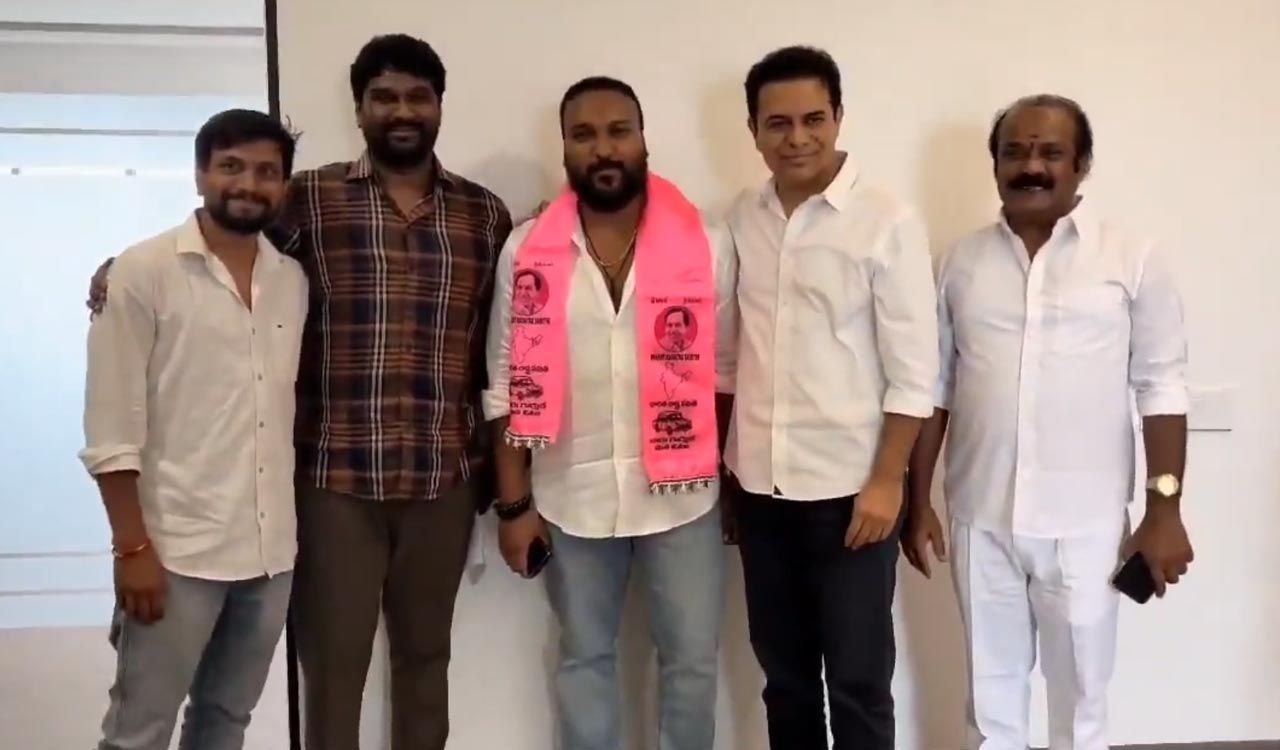 Congress candidate Naveen Yadav’s cousin Gautam Yadav joins BRS ahead of bypoll