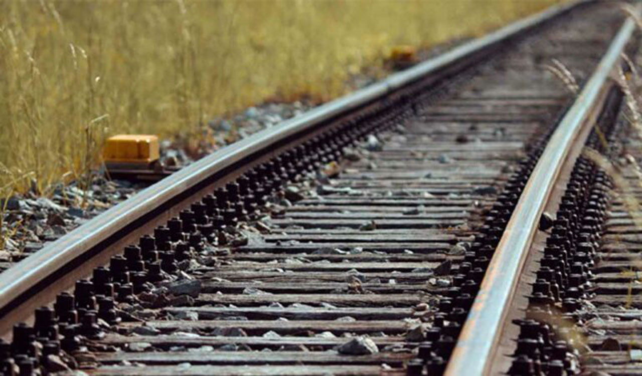 Hyderabad: Passenger dies, brother injured after being pushed off moving train