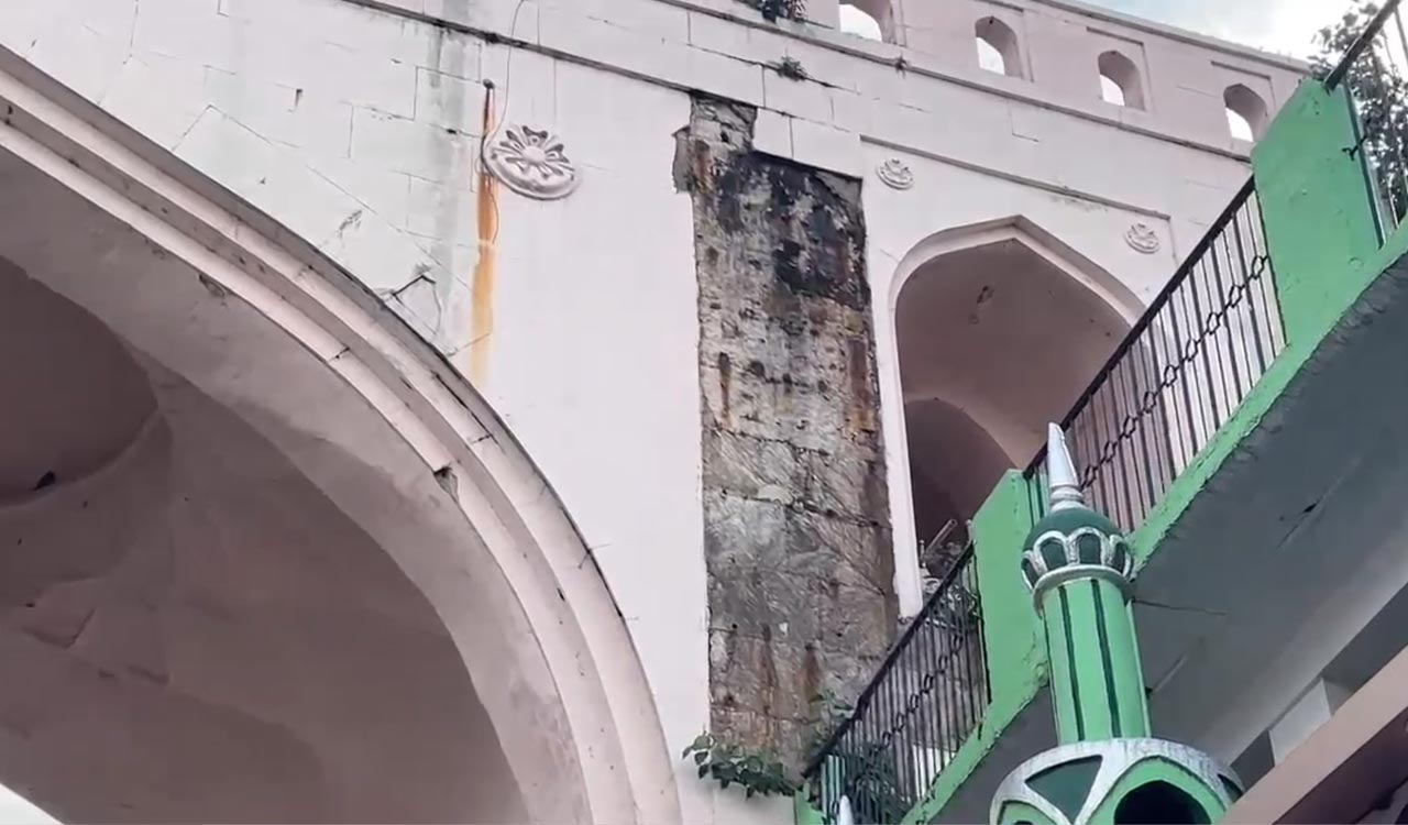 Hyderabad: Man injured as plaster falls from Machli Kaman