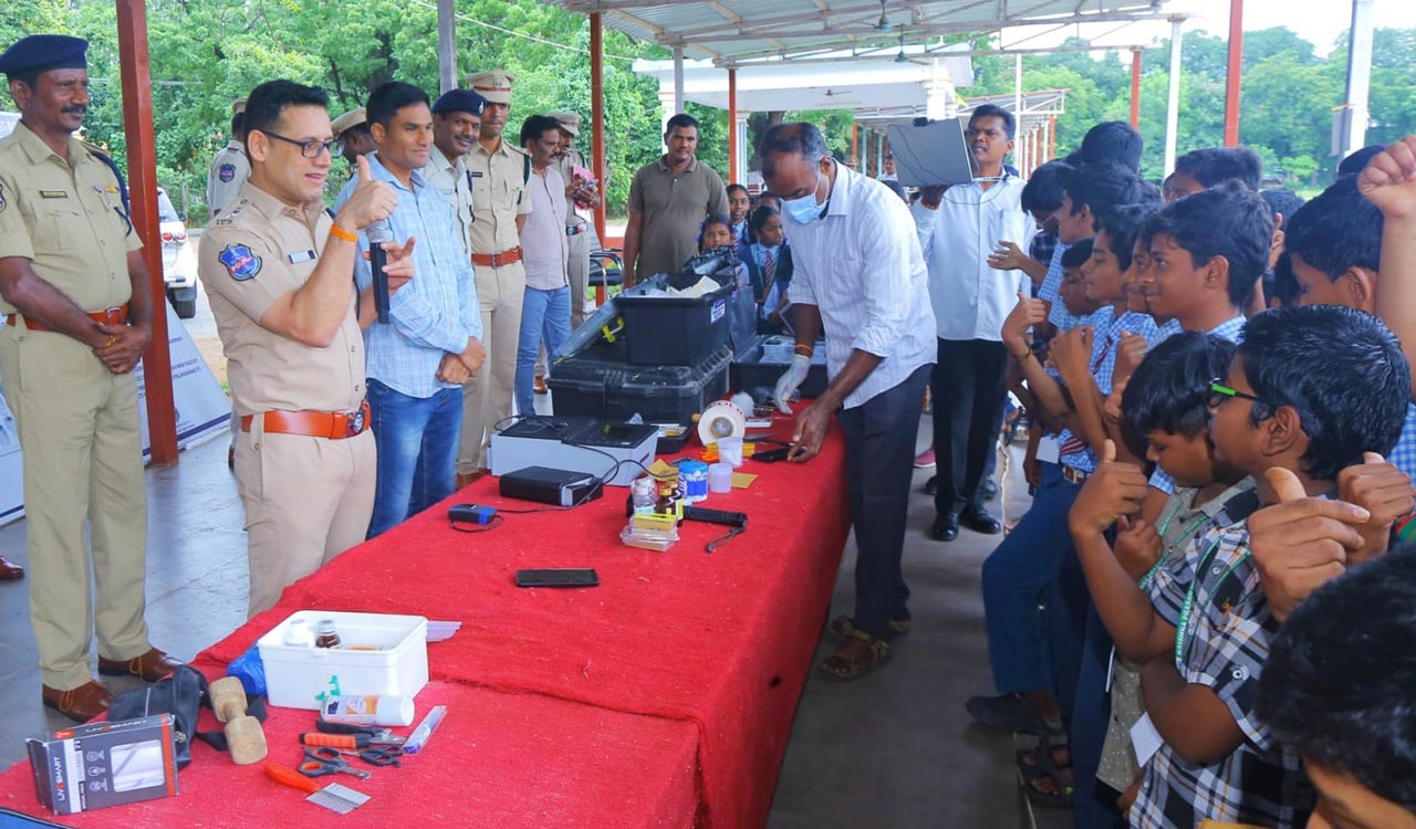 Students visit Khammam police Open House during commemoration week