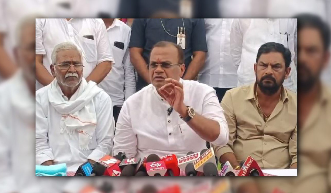 Komatireddy vows fairness in RRR project amid MLA allegations