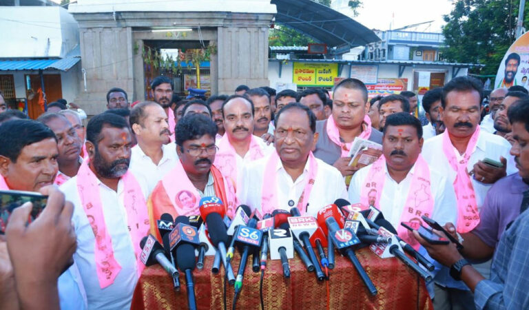 Former Minister Eswar defends Harish Rao, challenges Minister Laxman Kumar to open debate