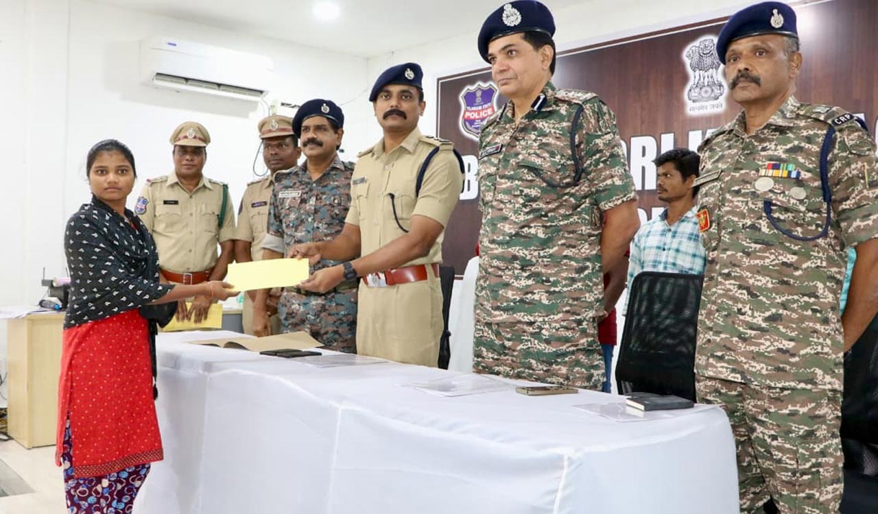 Six Maoists surrender to Kothagudem police under Operation Cheyutha