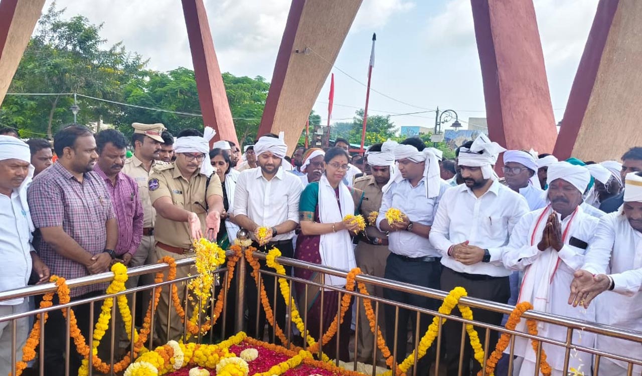 Thousands pay homage to Kumram Bheem on 85th martyrdom anniversary