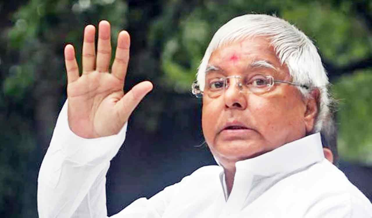 Lalu gives away RJD tickets; stops after Tejashwi’s intervention 