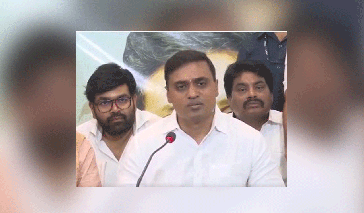 SIT searches houses linked to YSRCP MP in Rs 3,200 crore liquor scam