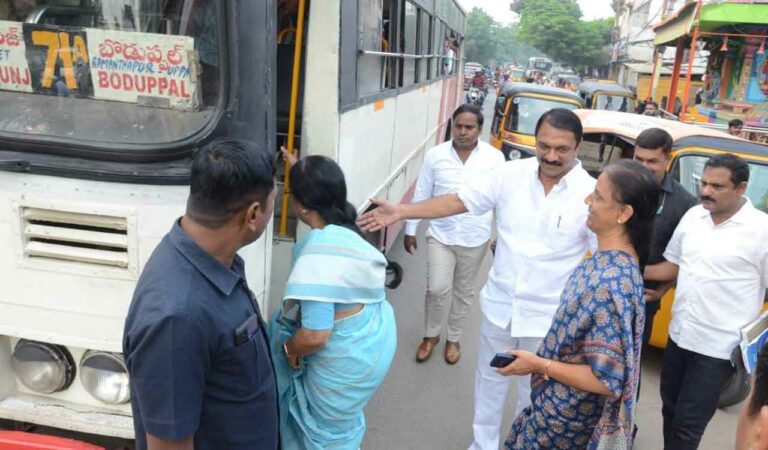 After house arrest, BRS legislators to stage "Chalo Bus Bhavan" protest