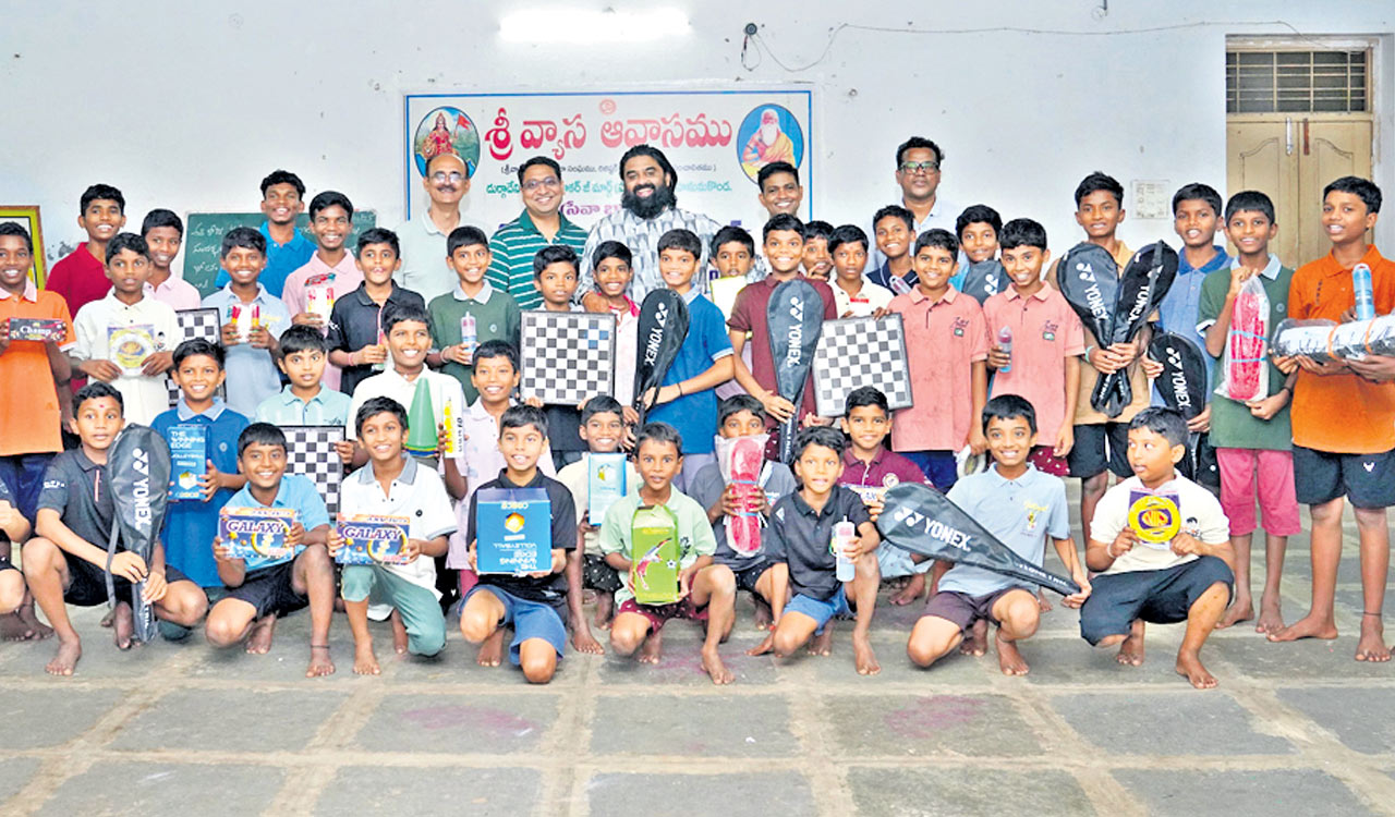 NRI celebrates birthday with children at Sri Vyasa Avasam in Hanamkonda