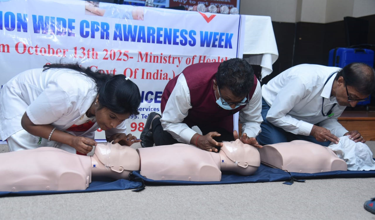 PIB Hyderabad hosts CPR Demo to promote life-saving skills