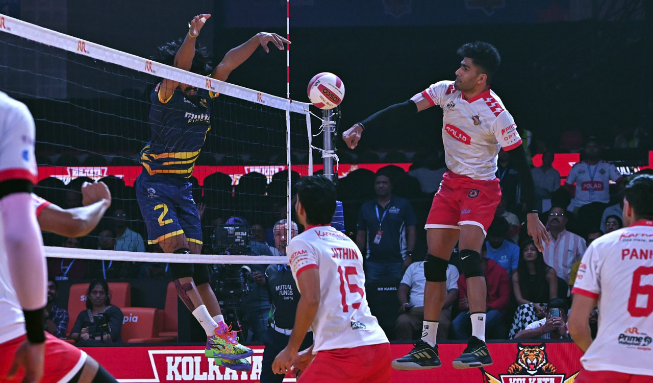 Kolkata Thunderbolts beat Kochi Spikers in thrilling comeback