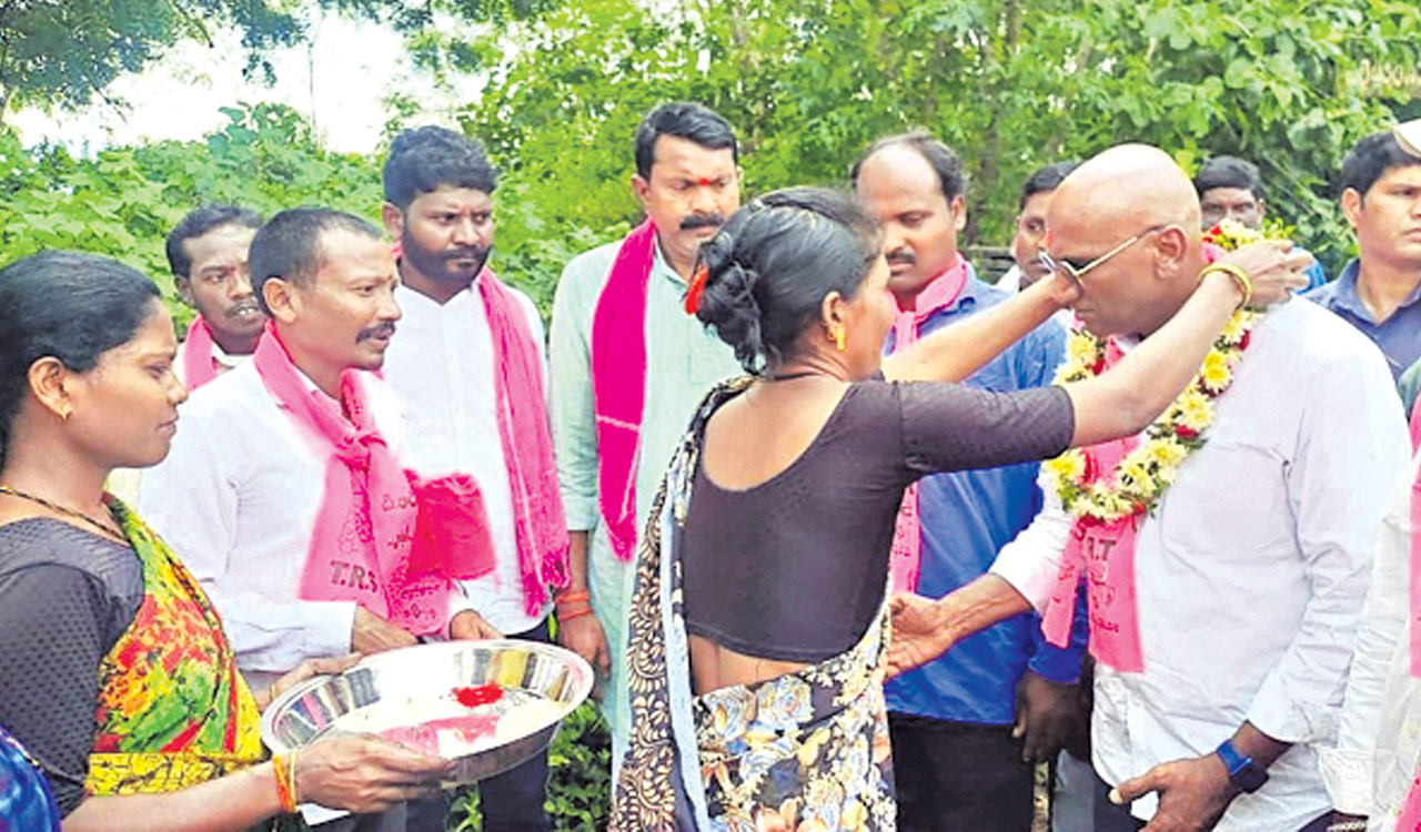 BRS leader RS Praveen Kumar slams ministers Seethakka, Jupally over neglect of Sirpur (T) constituency