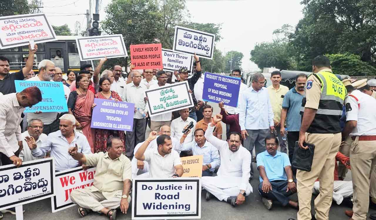 Karkhana property owners protest against road widening for SCB elevated corridor