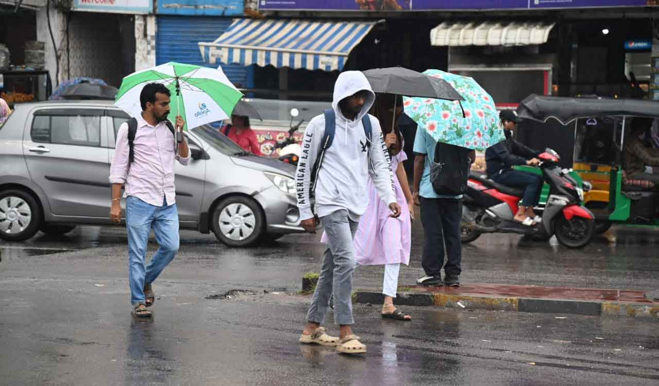 Rains lash Hyderabad as Cyclone ‘Montha’ impacts Telangana