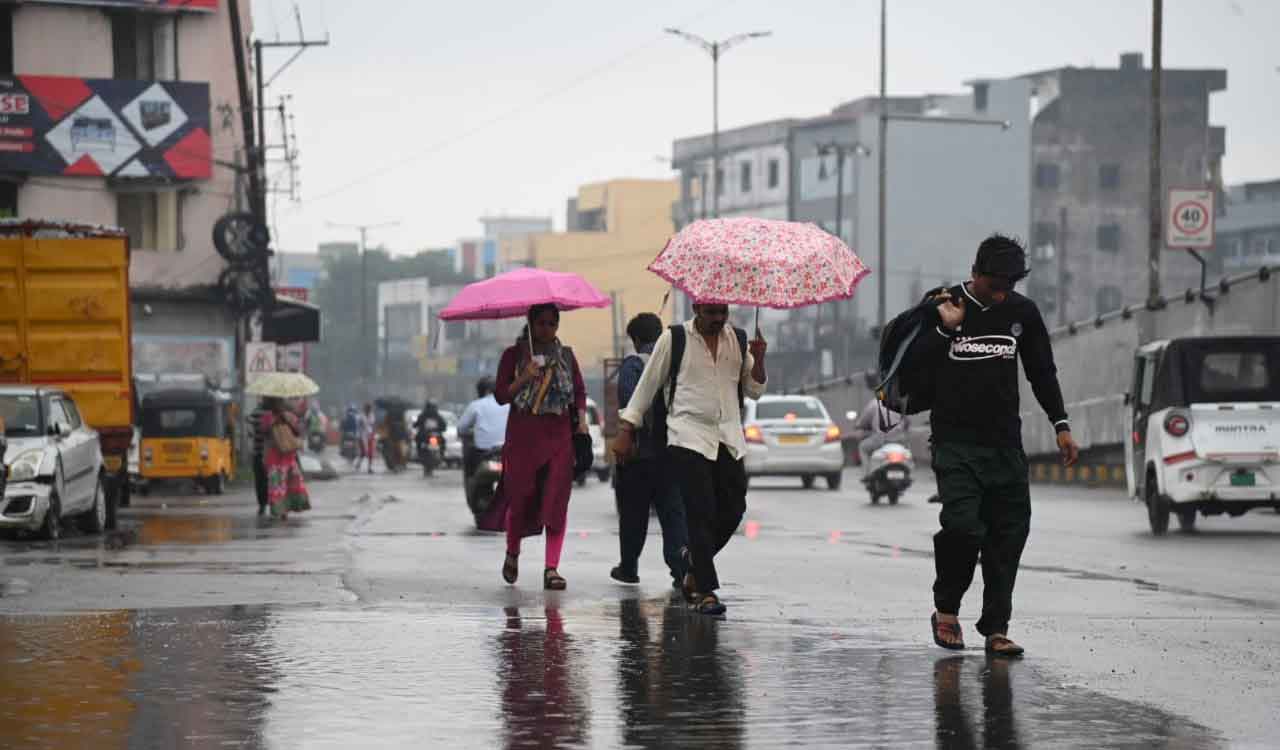 Cyclone Montha hits daily life in Telangana as heavy rains continue