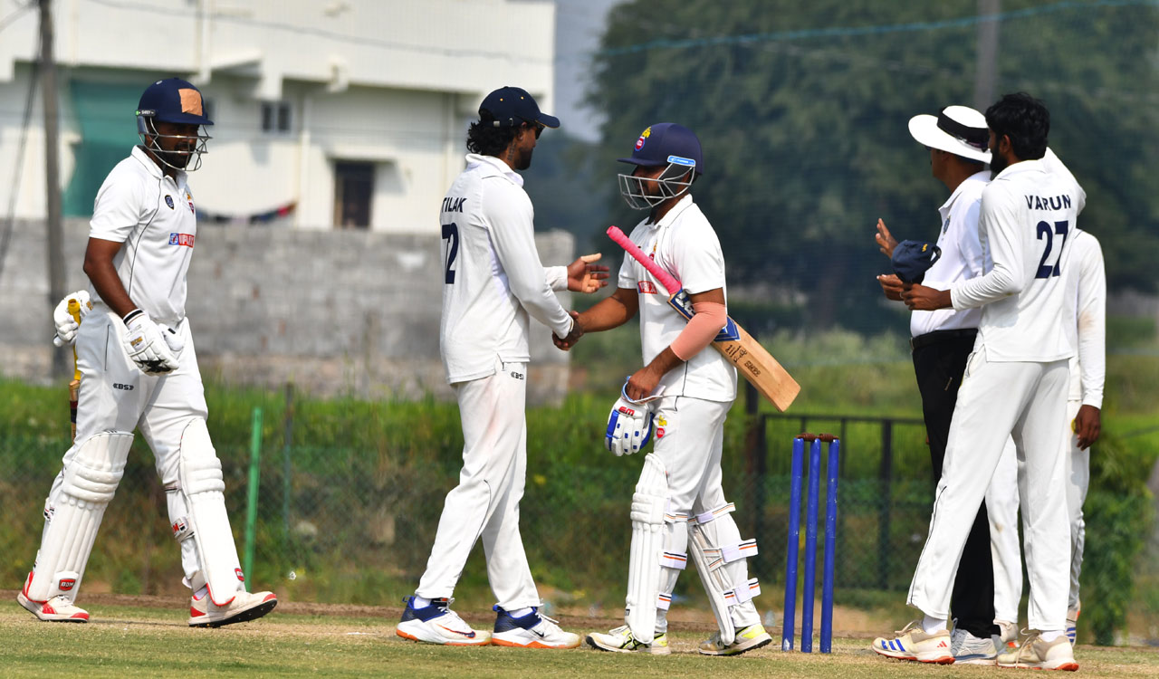 Delhi take crucial first-innings lead to draw Ranji Trophy match against Hyderabad