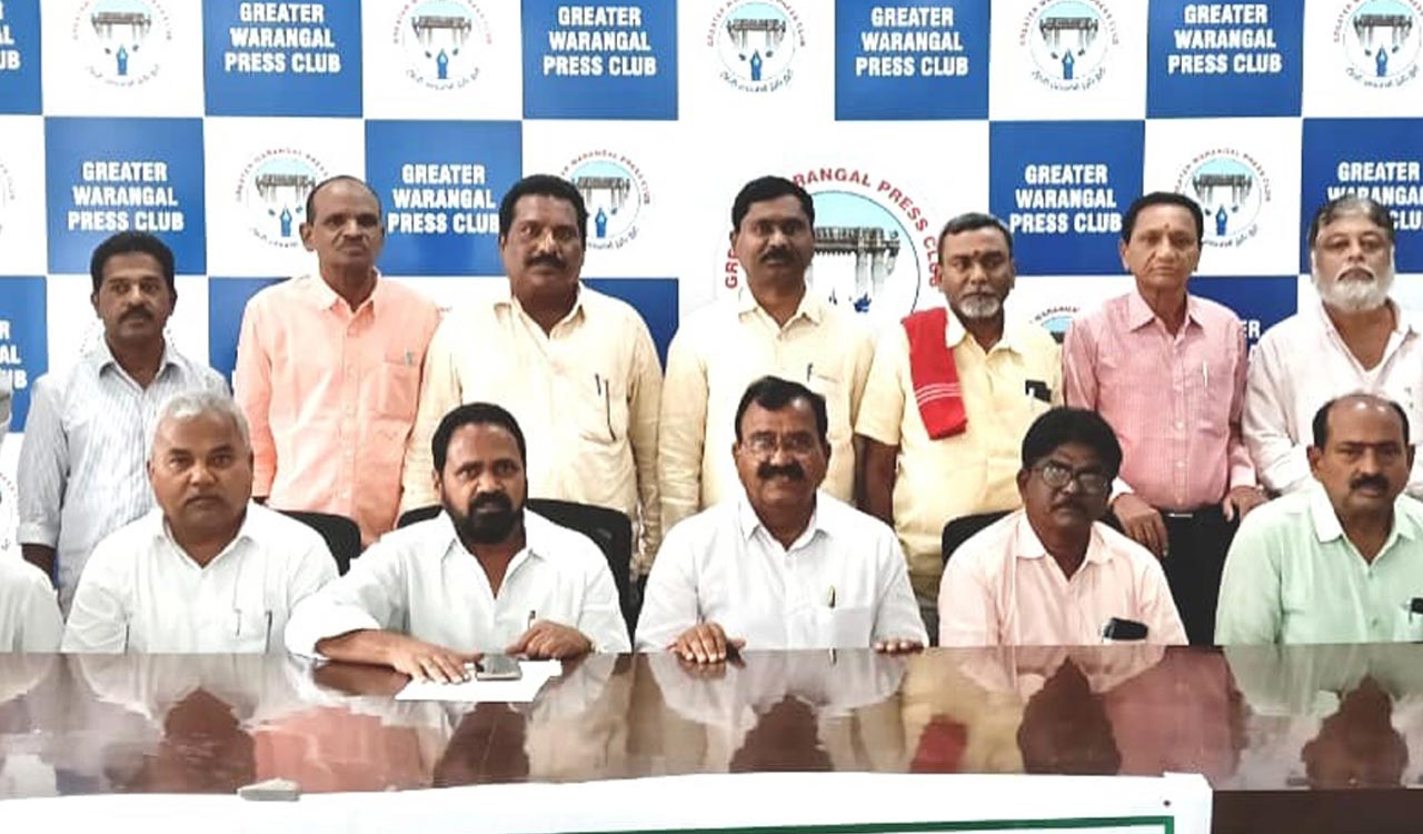 Hanamkonda: Retired employees urge government to release pension, PRC, TSGLI dues