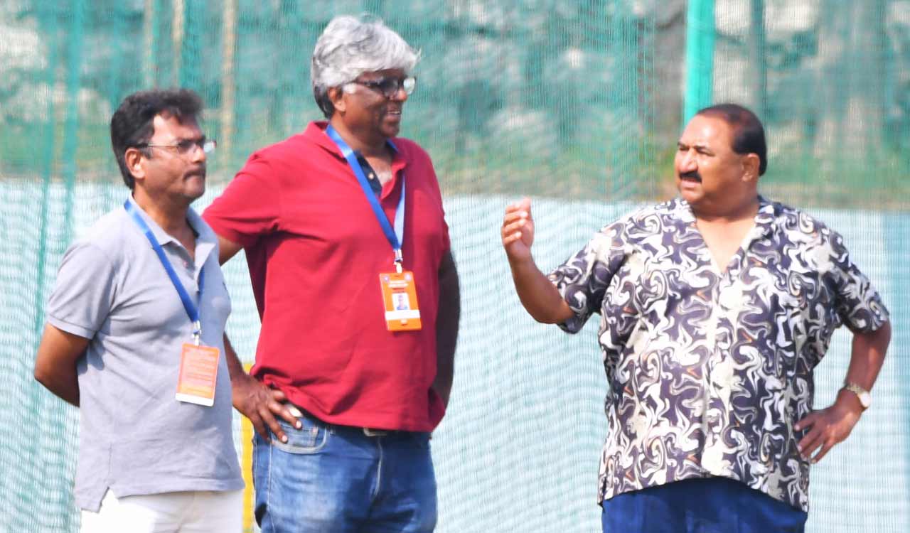 Former Hyderabad cricketers relive memories while watching Ranji Trophy opener