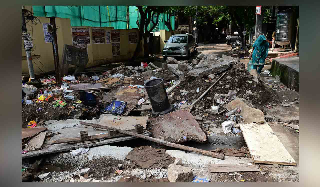 Hyderabad’s pothole crisis: Commuters question GHMC’s pre-monsoon planning