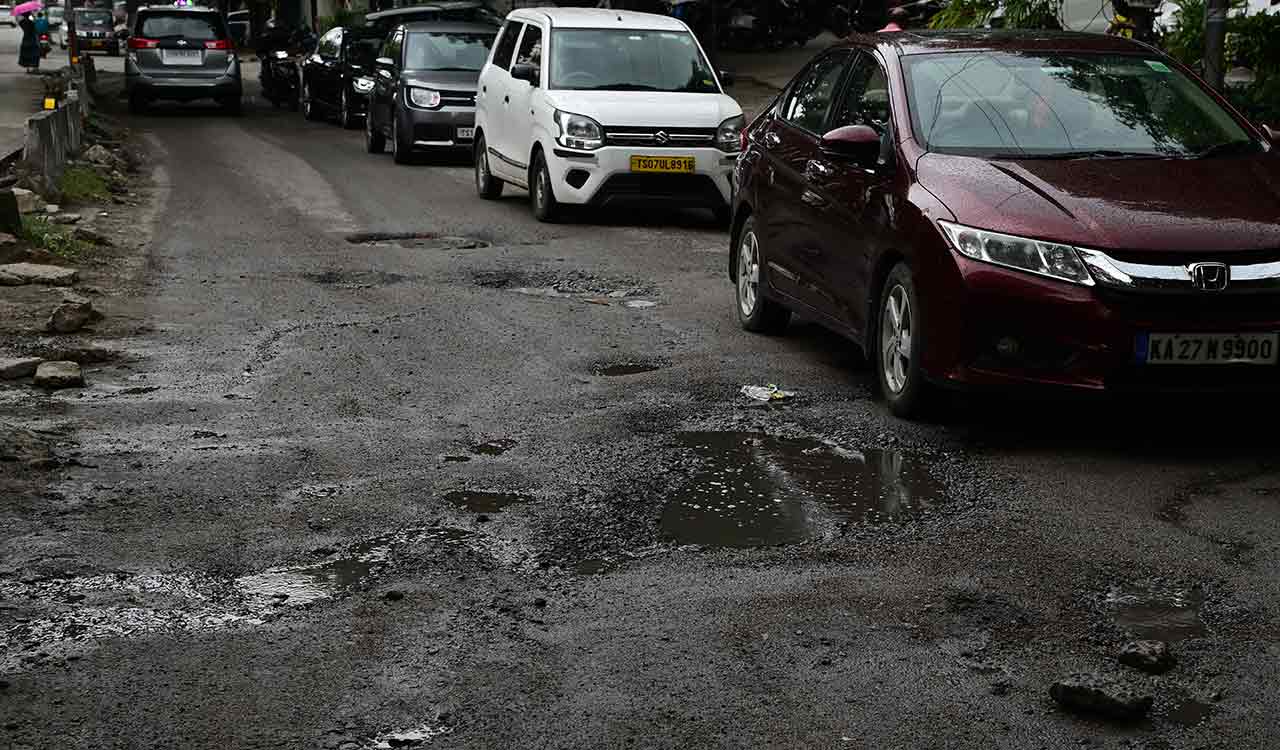 Hyderabad’s pothole crisis: Commuters question GHMC’s pre-monsoon planning