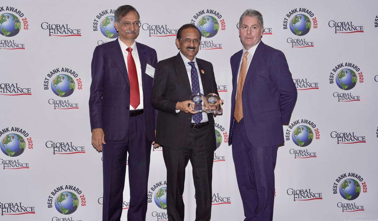 Piyush Goyal hails SBI for winning two top Global Finance awards