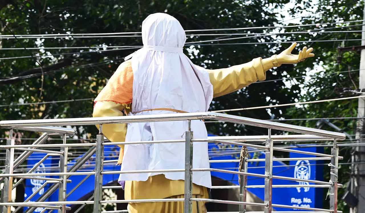 GHMC drapes statues of political icons as Model Code of Conduct comes into effect in Jubilee Hills constituency