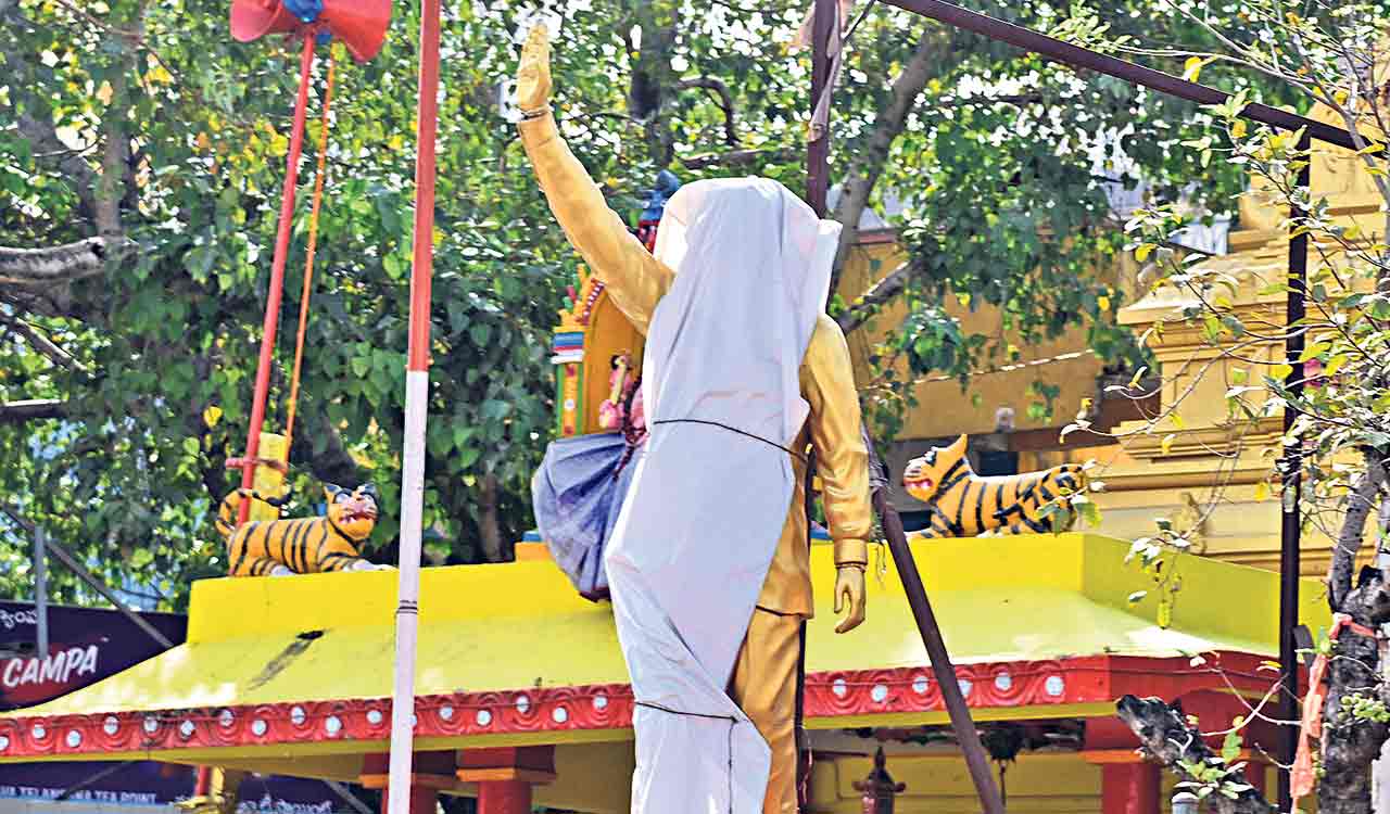 GHMC drapes statues of political icons as Model Code of Conduct comes into effect in Jubilee Hills constituency