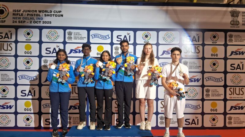 Isha Anil Taksale and Himanshu make a thrilling comeback to win gold