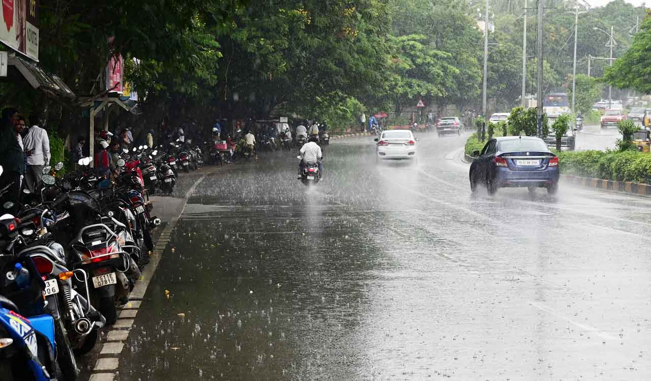 Heavy rains lash South Hyderabad