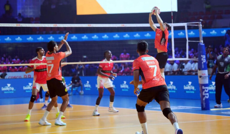 Hyderabad Black Hawks edge Calicut in Prime Volleyball League opener
