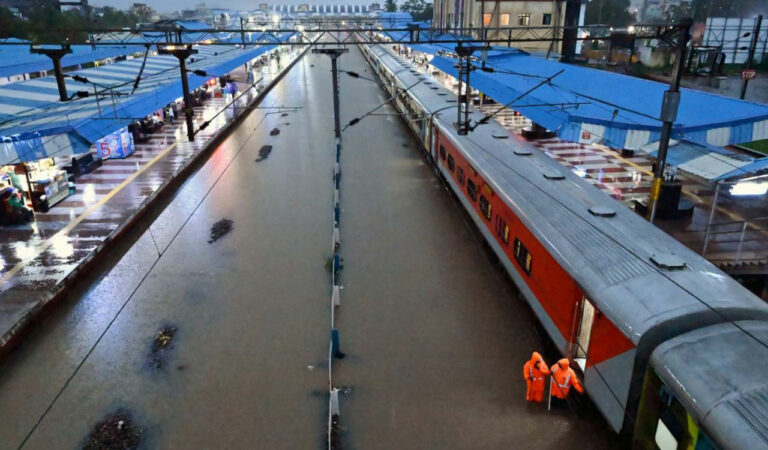 Cyclone Montha's rains lash Telangana; One killed, one washed away, life disrupted as flood hit districts