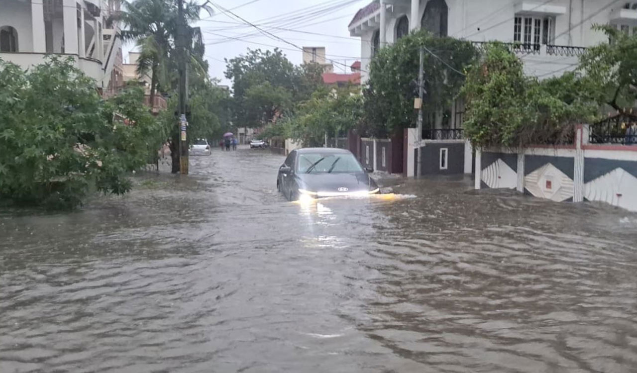 Cyclone Montha batters Telangana; One killed, another missing as floods disrupt life across districts