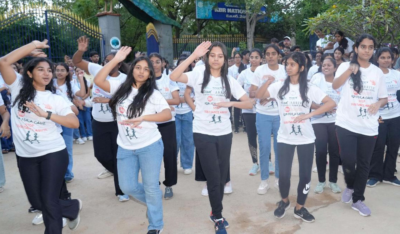 Medical students run to raise awareness against substance abuse at Anastomoz 2025
