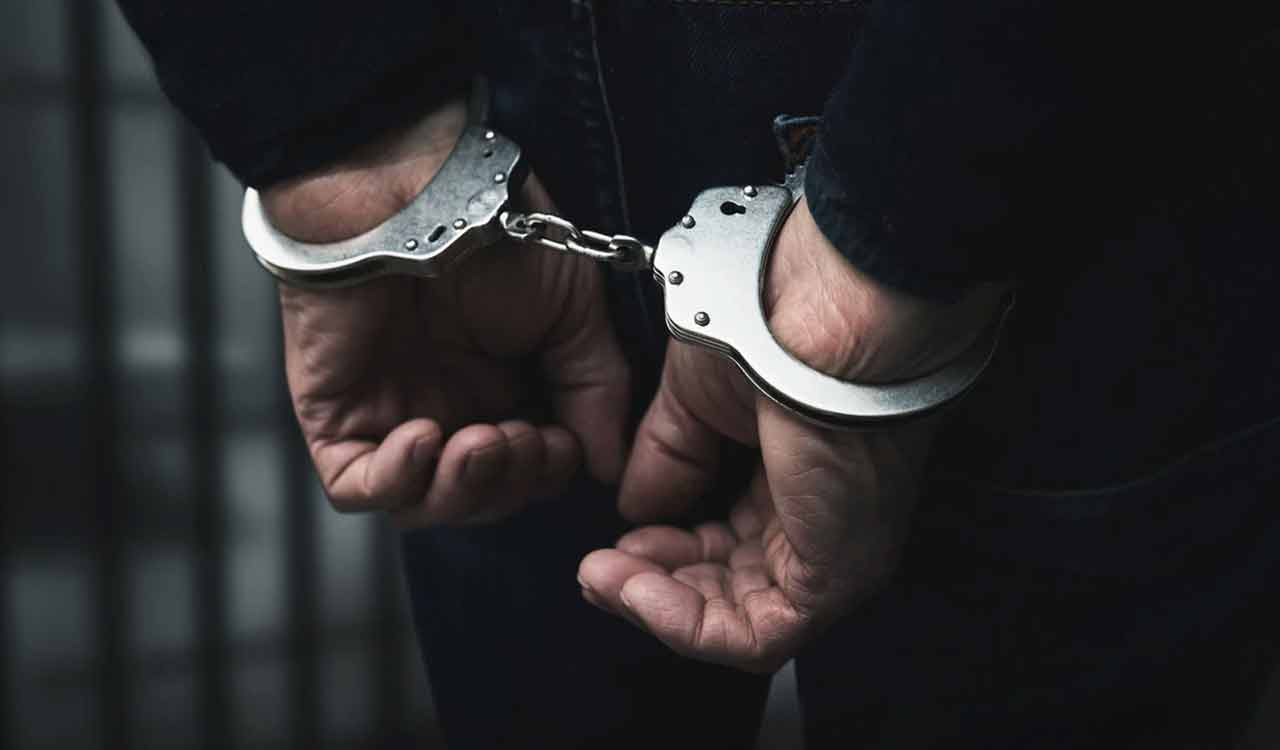Delhi Police nab 10 transgender Bangladeshi nationals living illegally in city