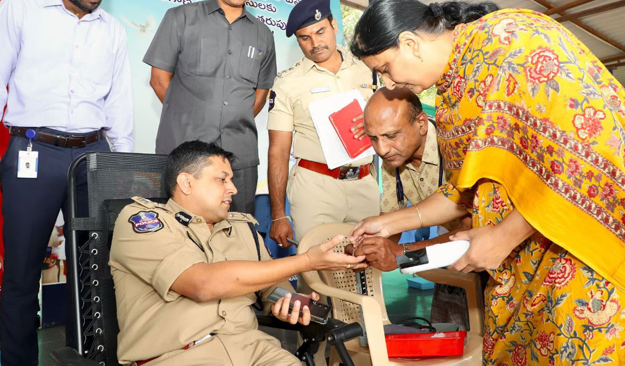 Blood donation camp marks Police Martyrs Commemoration in Hyderabad