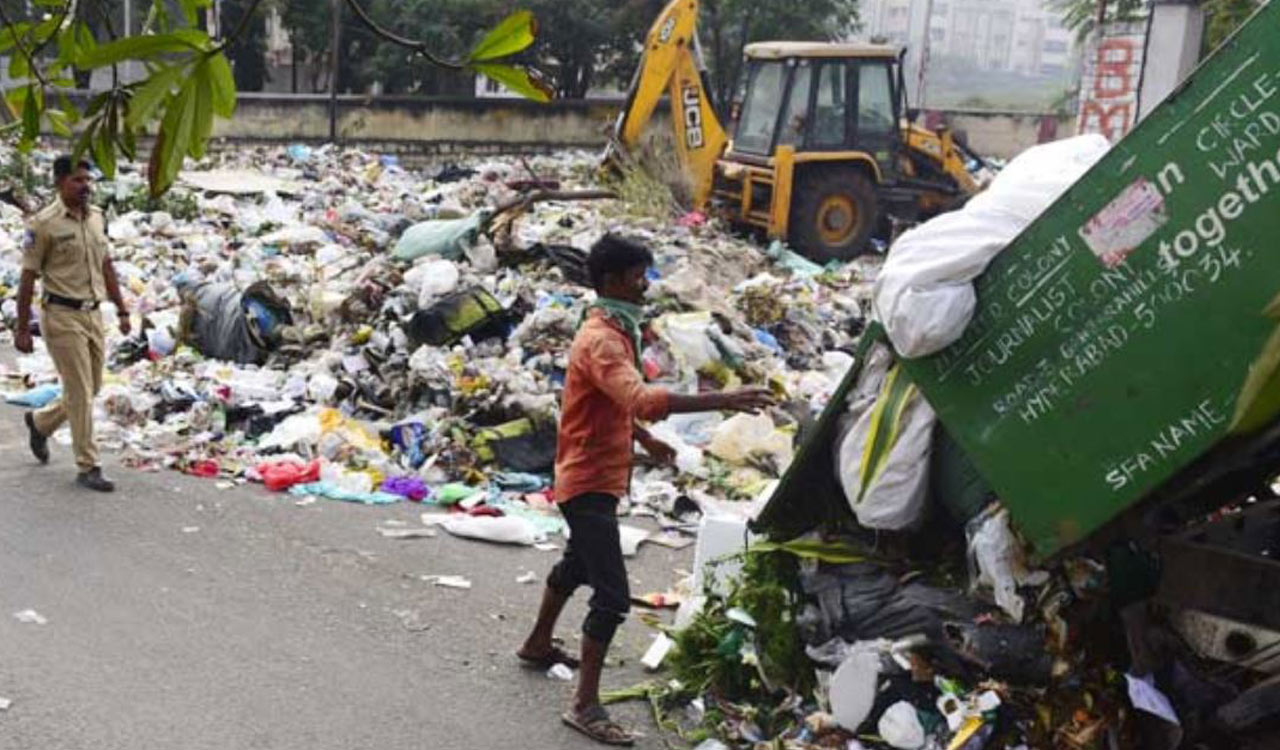 GHMC issues notices to Ramky over delays in garbage collection