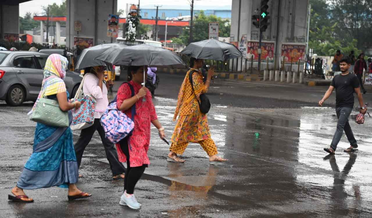 Rains lash Hyderabad as Cyclone ‘Montha’ impacts Telangana